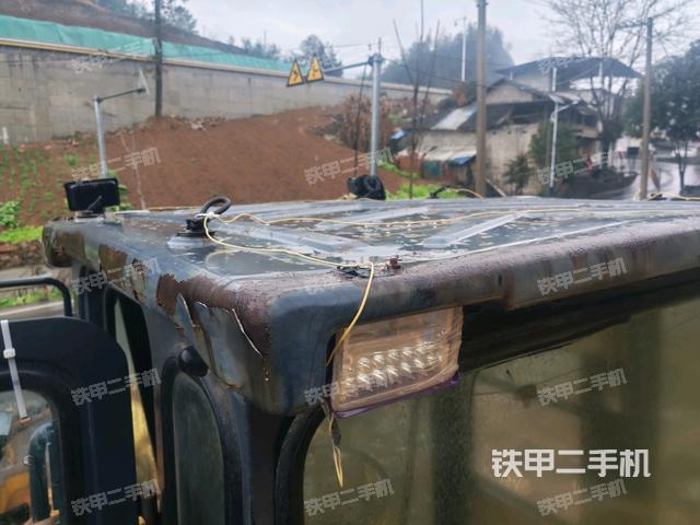 駕駛室頂部 外(駕駛室部分) 駕駛室頂部 外(駕駛室部分)