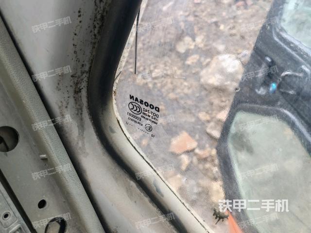 駕駛室左后45度(駕駛室部分) 駕駛室左后45度(駕駛室部分)