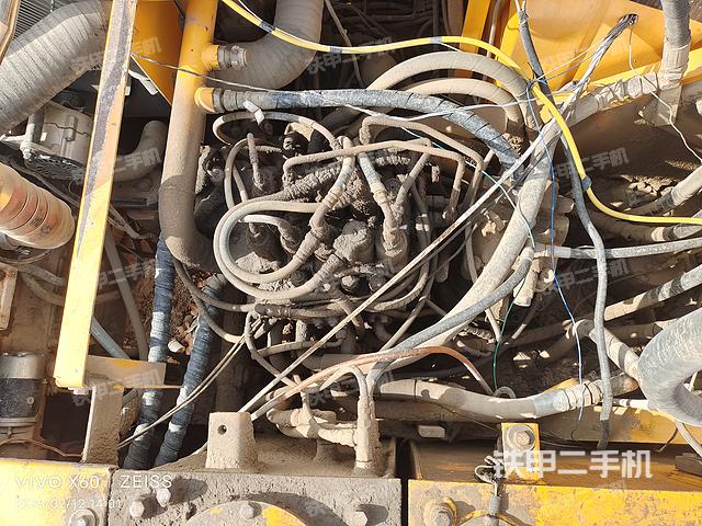 回轉(zhuǎn)馬達和主控閥（整機外觀）