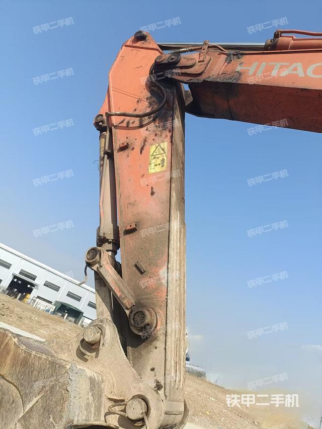 小臂整體左后(工作和回轉(zhuǎn)裝置) 小臂整體左后(工作和回轉(zhuǎn)裝置)