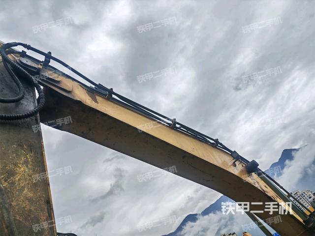 大臂油缸整體?豎拍(工作和回轉(zhuǎn)裝置) 大臂油缸整體?豎拍(工作和回轉(zhuǎn)裝置)