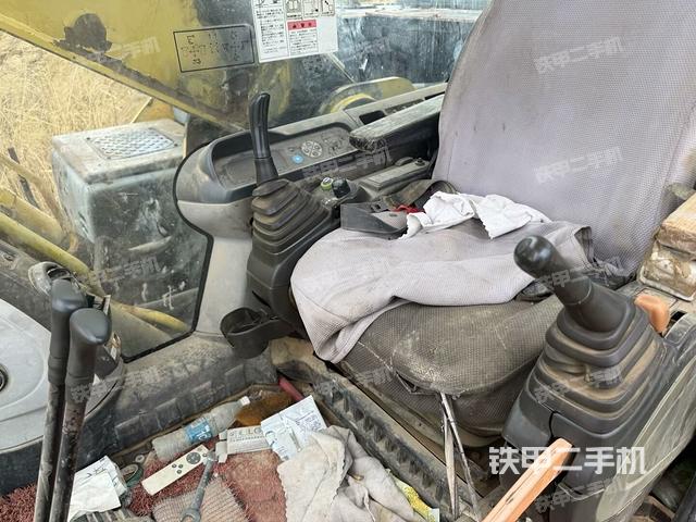 駕駛室整體(整機外觀) 駕駛室整體(整機外觀)