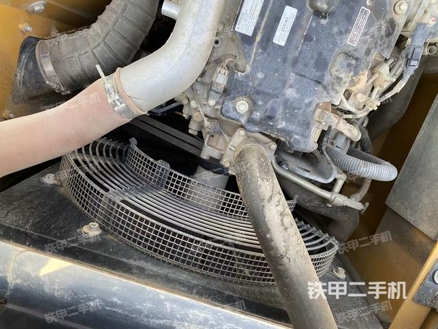 發(fā)動(dòng)機(jī)室（上車部件）