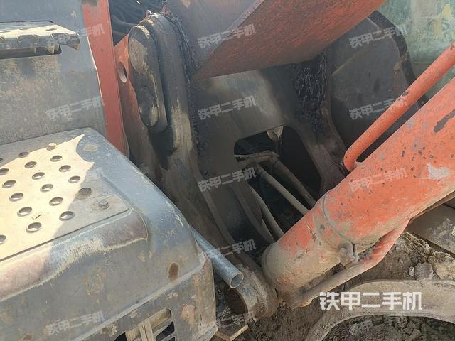 大臂根部?斜視(工作和回轉(zhuǎn)裝置) 大臂根部?斜視(工作和回轉(zhuǎn)裝置)