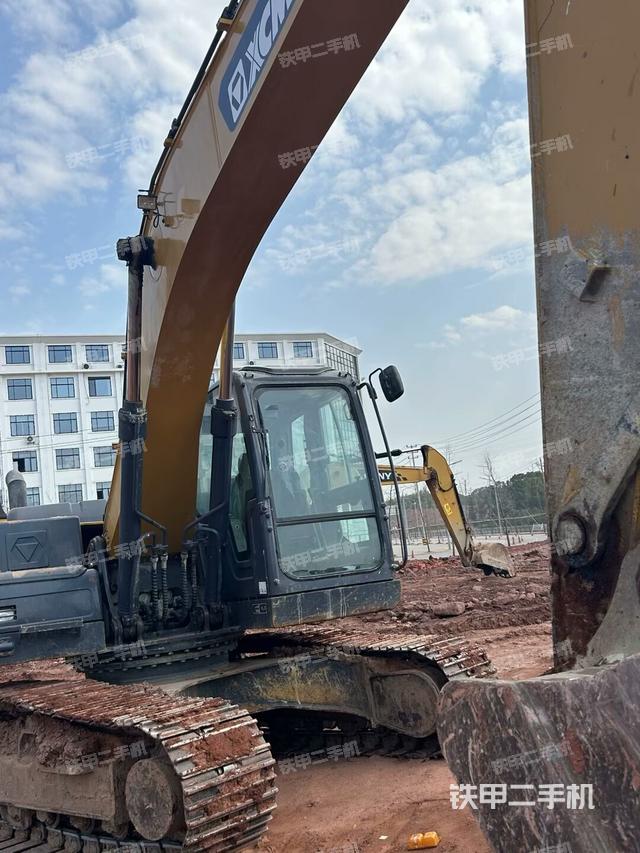 大臂油缸整體?豎拍（工作和回轉(zhuǎn)裝置）