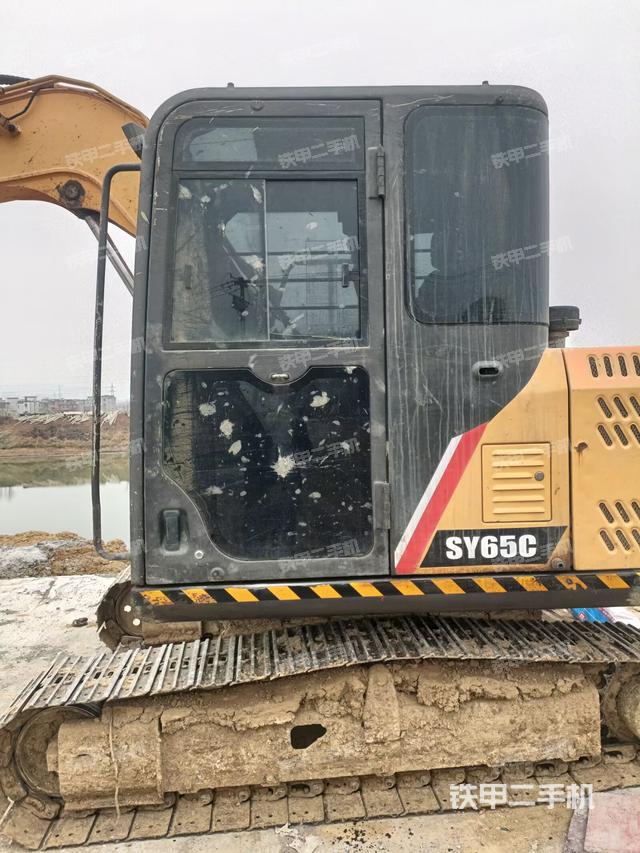 ?駕駛室正側(cè)（駕駛室部分）