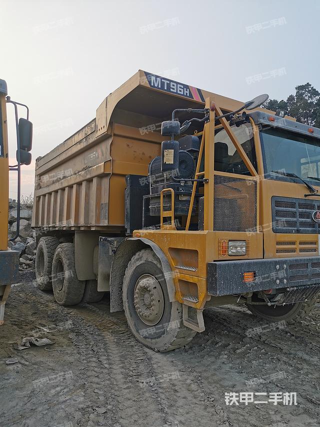 整機(jī)右側(cè)（設(shè)備外觀及核心部件）