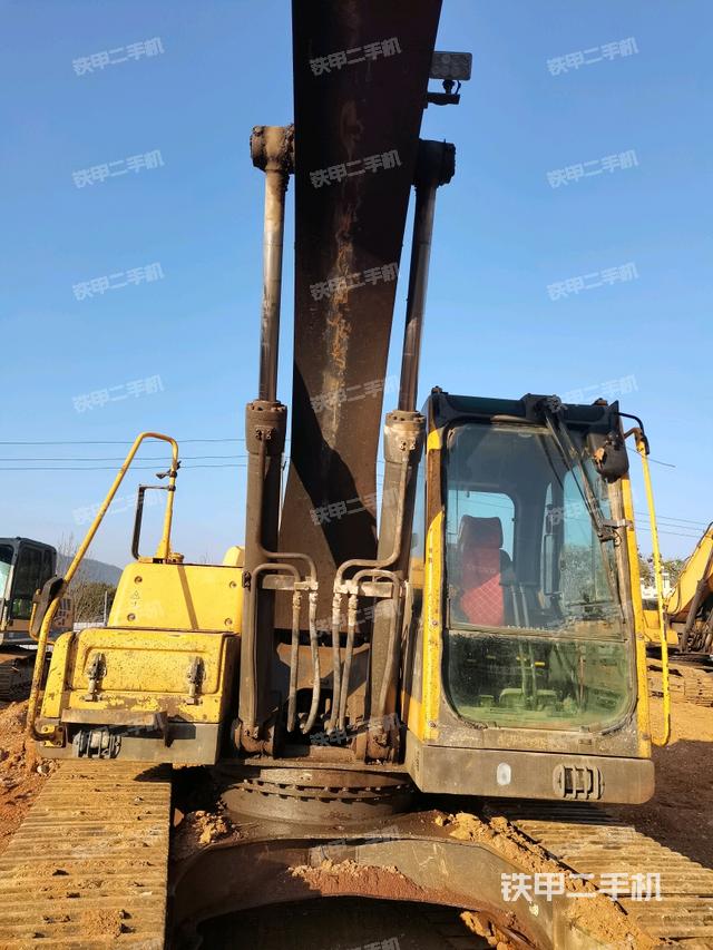 大臂油缸整體?豎拍（工作和回轉(zhuǎn)裝置）