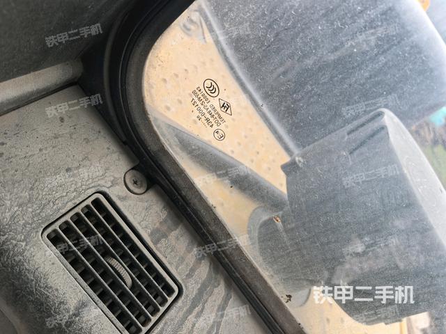 右側(cè)玻璃角標(biāo)(駕駛室部分) 右側(cè)玻璃角標(biāo)(駕駛室部分)