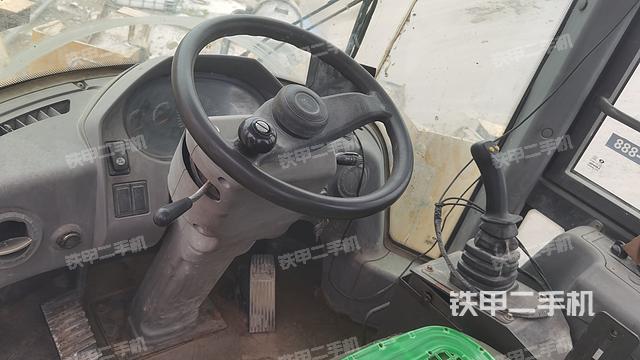 工作裝置整體（整機(jī)外觀及大件）