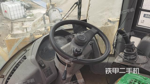 駕駛室工作臺(tái)（整機(jī)外觀及大件）