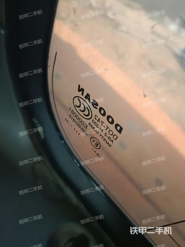 后窗玻璃角標(biāo)（駕駛室部分）