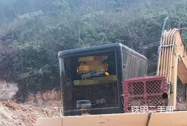 驾驶室顶部（整机外观）