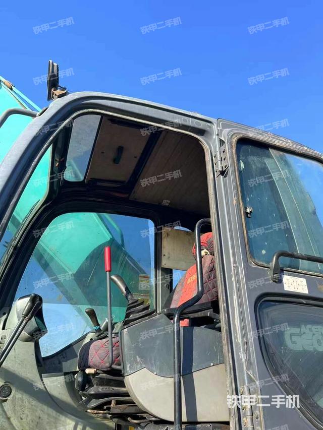 驾驶室整体（整机外观）