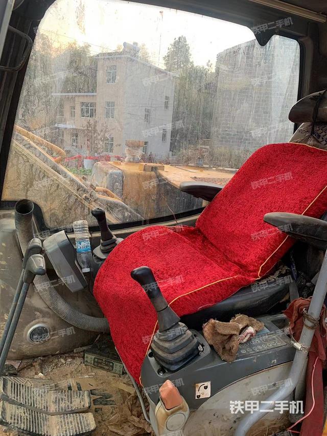 駕駛室整體（整機(jī)外觀）