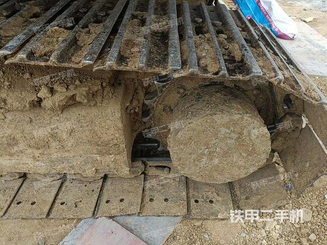 右驅(qū)動輪（行走機構(gòu)）