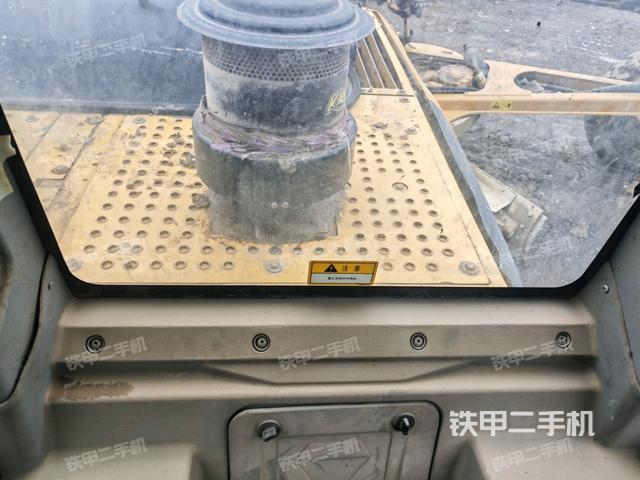 左后方玻璃角標(biāo)(駕駛室部分) 左后方玻璃角標(biāo)(駕駛室部分)