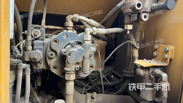 液壓泵斜45?左（大件艙室）