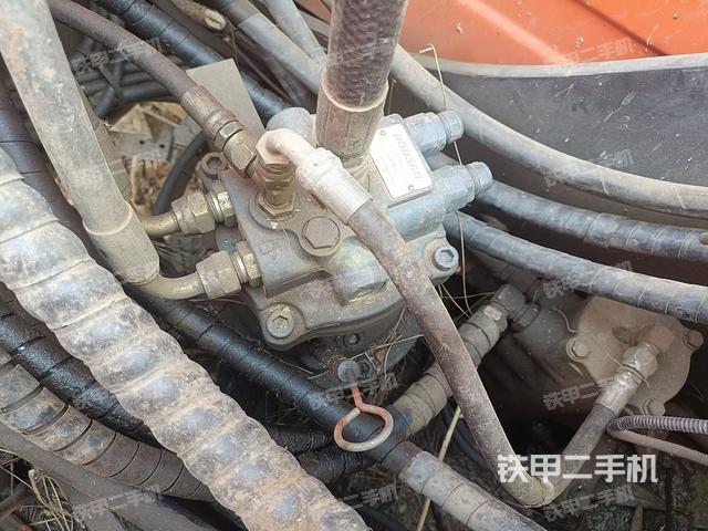 回轉(zhuǎn)馬達(dá)（上車部件）