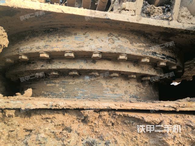 轉(zhuǎn)盤和下車架正前(工作和回轉(zhuǎn)裝置) 轉(zhuǎn)盤和下車架正前(工作和回轉(zhuǎn)裝置)