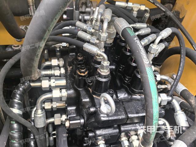 駕駛室頂部俯視（上車部件）