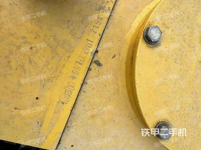 回轉(zhuǎn)馬達(dá)和主控閥（整機(jī)外觀）