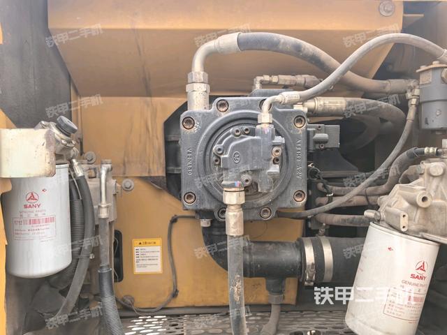 液壓泵斜45?左(大件艙室) 液壓泵斜45?左(大件艙室)