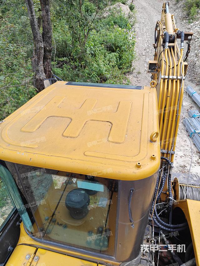 驾驶室顶部（整机外观）