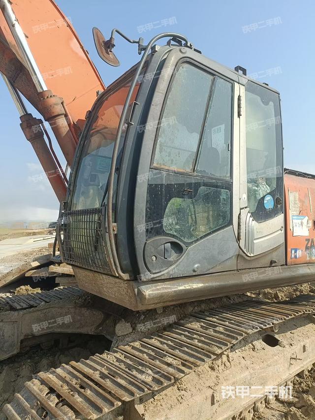 駕駛室左后45度(駕駛室部分) 駕駛室左后45度(駕駛室部分)