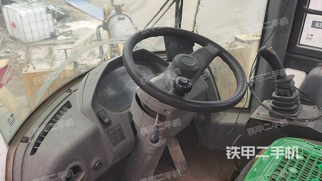 駕駛室操作臺(tái)（整機(jī)外觀及大件）