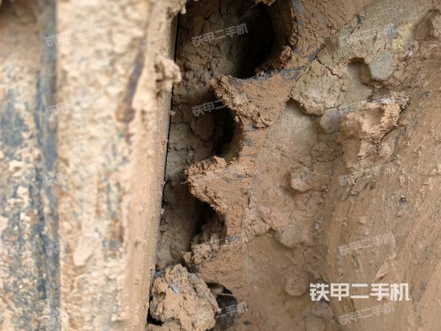 右驅(qū)動(dòng)輪（行走機(jī)構(gòu)）