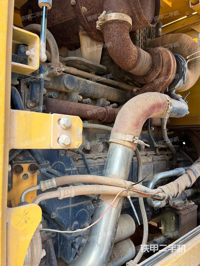 發(fā)動(dòng)機(jī)左側(cè)(整機(jī)外觀及大件) 發(fā)動(dòng)機(jī)左側(cè)(整機(jī)外觀及大件)