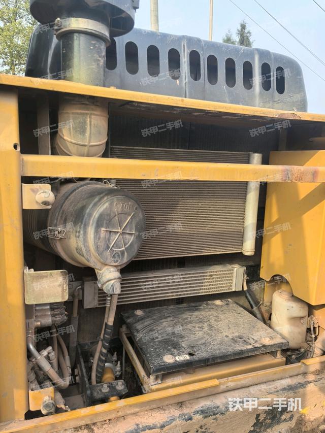 散熱器正面(大件艙室) 散熱器正面(大件艙室)