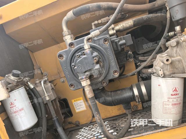 液壓泵斜45?右(大件艙室) 液壓泵斜45?右(大件艙室)