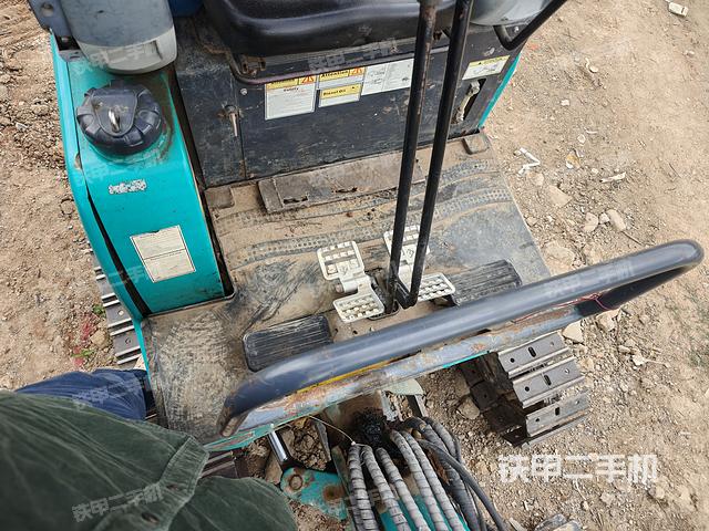 駕駛室整體（整機(jī)外觀）