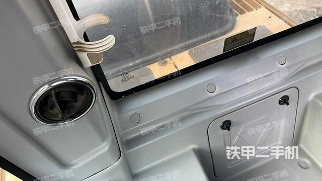 后窗玻璃角標(biāo)（駕駛室部分）