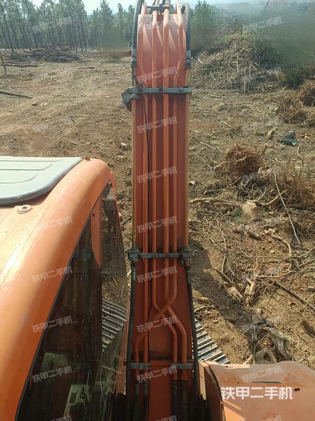 大臂背部俯視（工作和回轉(zhuǎn)裝置）