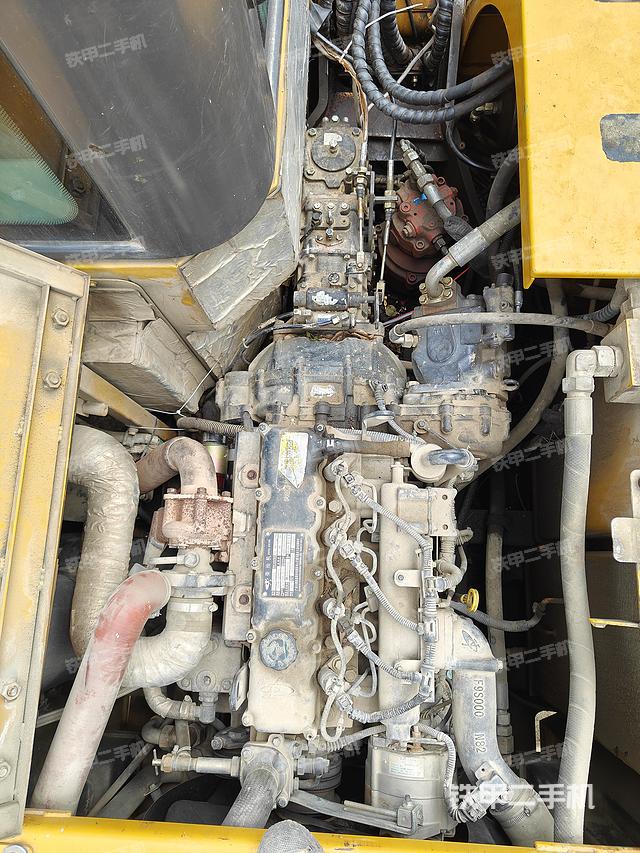 回转马达和主控阀（整机外观）