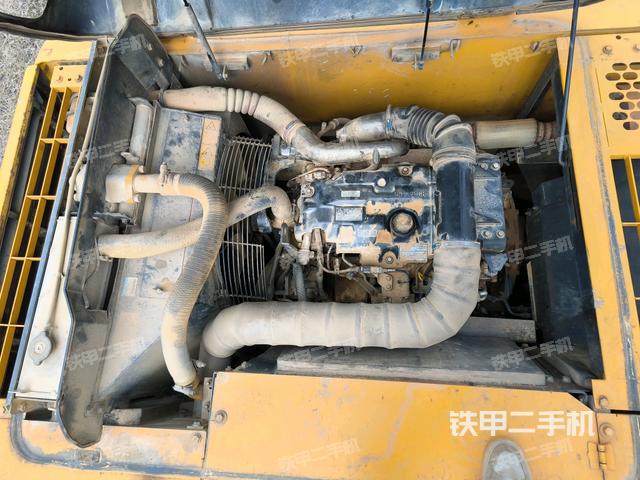 發(fā)動(dòng)機(jī)室（上車(chē)部件）