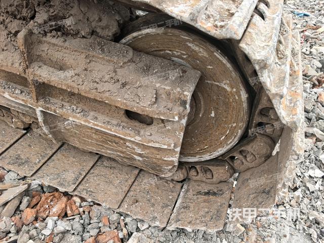 左驅(qū)動(dòng)輪(行走機(jī)構(gòu)) 左驅(qū)動(dòng)輪(行走機(jī)構(gòu))