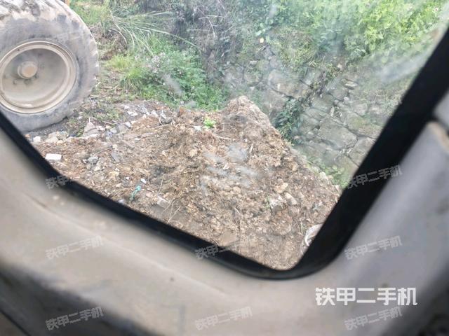 駕駛室左前45度(駕駛室部分) 駕駛室左前45度(駕駛室部分)