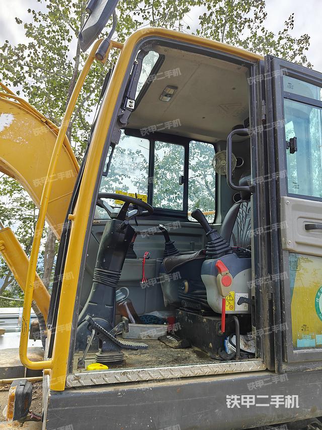 驾驶室整体（整机外观）