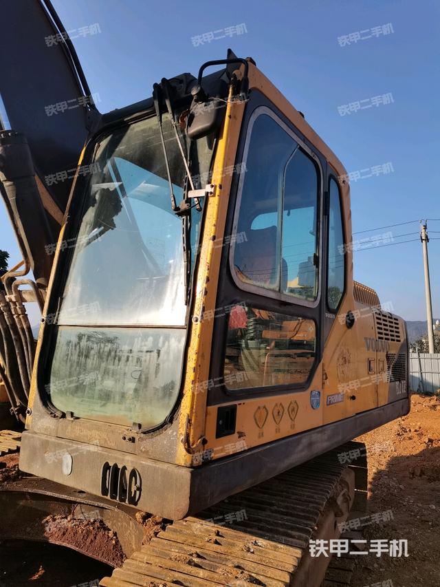 駕駛室左前45度（駕駛室部分）