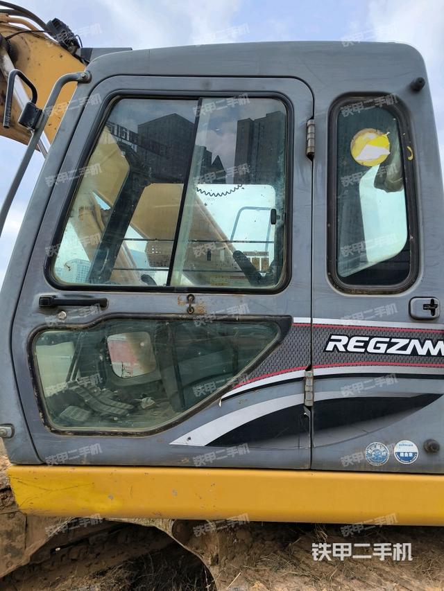 左后方玻璃角標(biāo)（駕駛室部分）