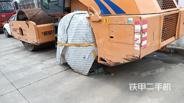 整机右后45°（设备外观及核心部件）