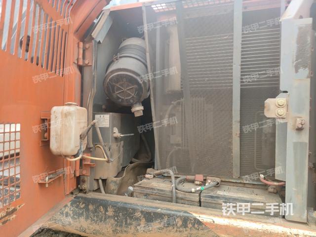 散熱器正面(大件艙室) 散熱器正面(大件艙室)