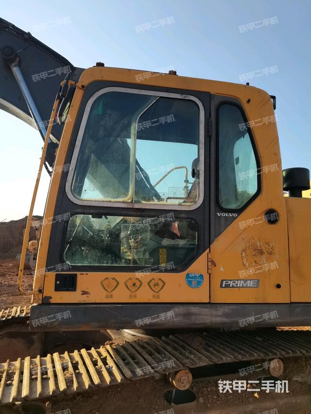 駕駛室正側(cè)（駕駛室部分）