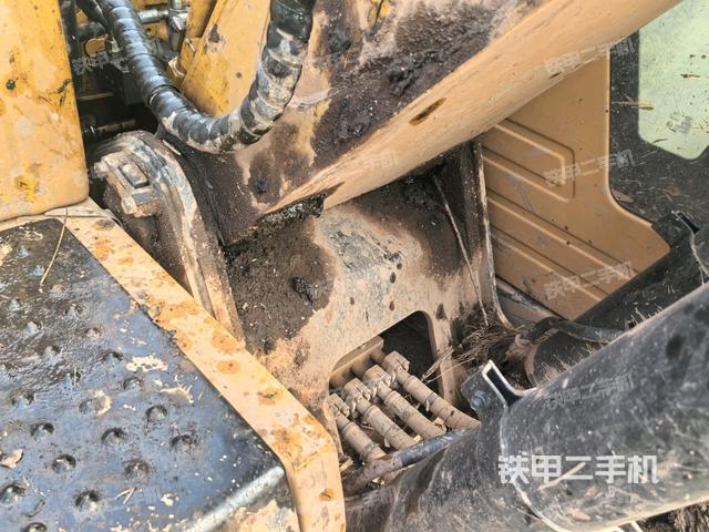 鏟斗45度(工作和回轉(zhuǎn)裝置) 鏟斗45度(工作和回轉(zhuǎn)裝置)
