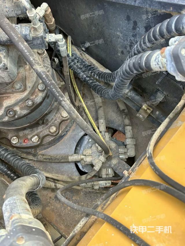 回轉(zhuǎn)馬達(dá)（上車部件）