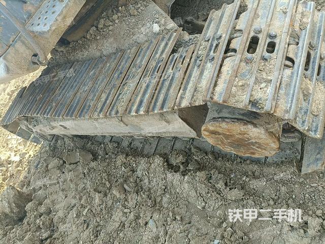 右側(cè)履帶整體(行走機(jī)構(gòu)) 右側(cè)履帶整體(行走機(jī)構(gòu))